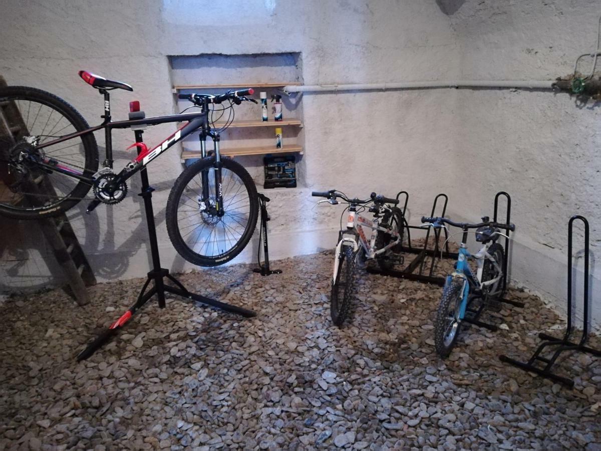 Confortevole Mansarda Di Montagna Poschiavo Buitenkant foto